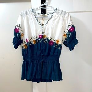 Women’s size small top- never worn